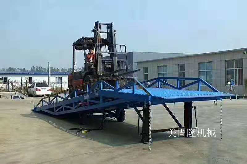 大连移动式登车桥价格